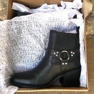Black Ankle Boots Steve Madden Motorcycle Biker Booties - Size 8 WITH BOX
